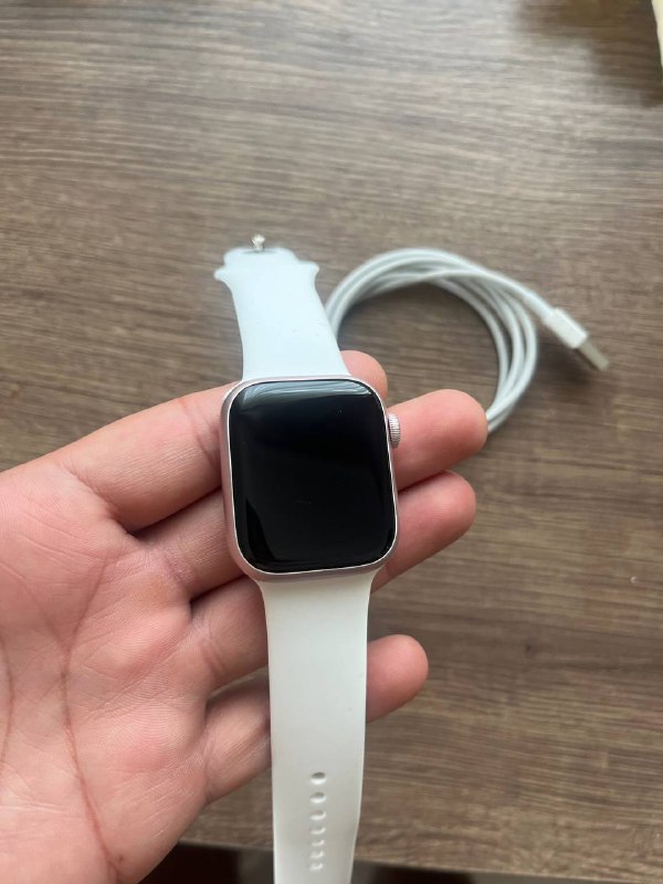 Apple Watch 9 41 in good condition 2