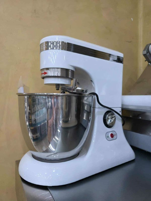 Планетарный профессиональный миксер 7 литров