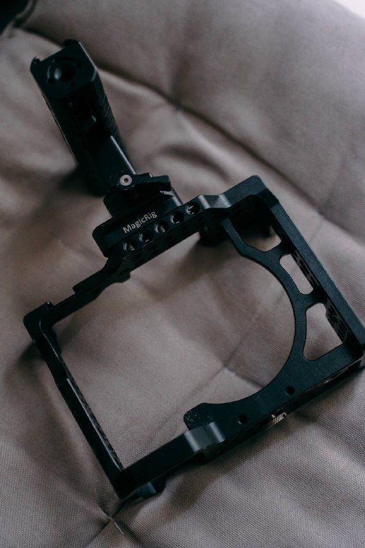 Радиомикрофон, экшен камера, объектив Samyang, клетка MagicRig 4