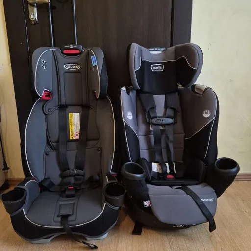 Два детских автокресла Graco
