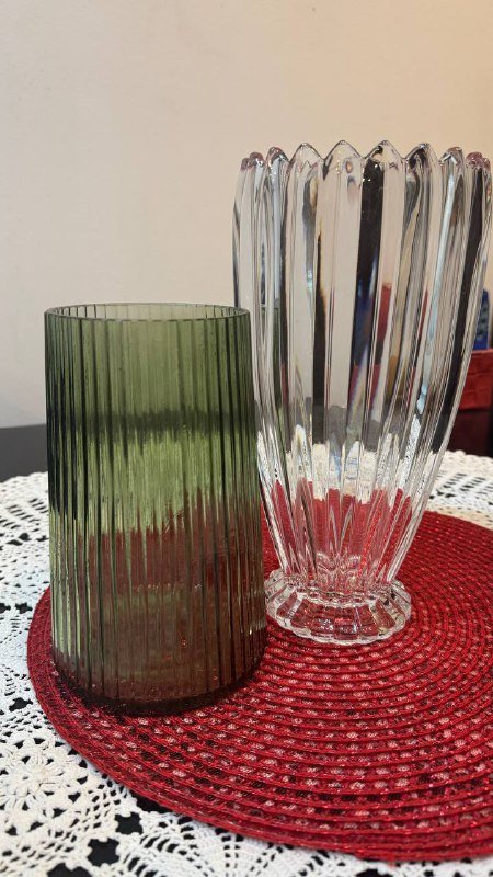 Вазы белая, зеленая 2