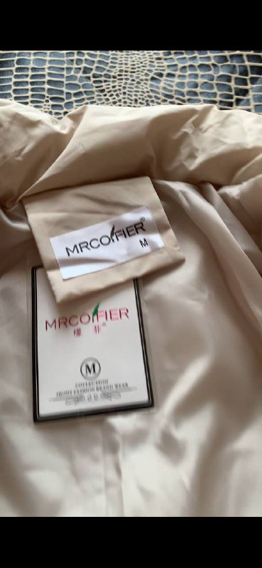 Куртка новая размер М 2