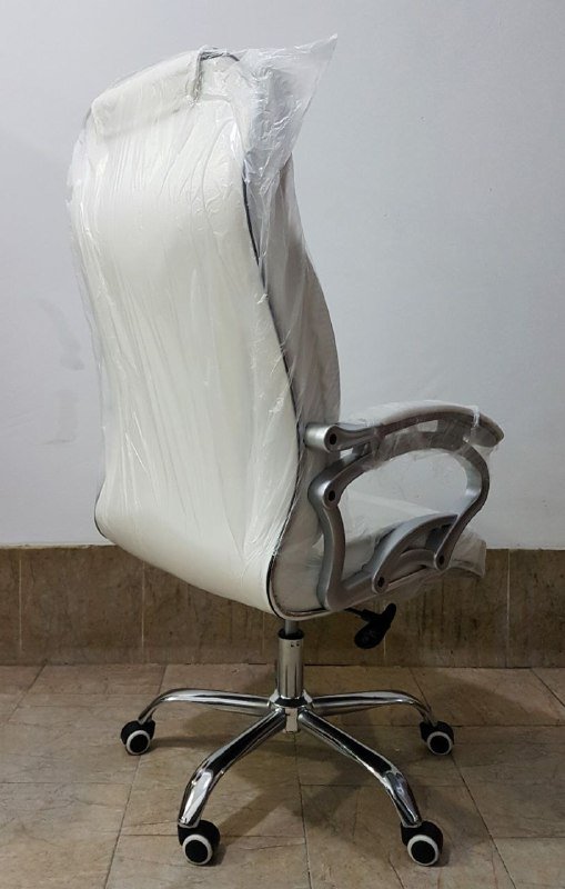 Белое офисное компьютерное кресло руководителя 4