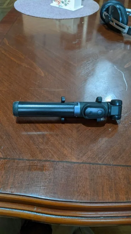 Xiaomi Mi Selfie Stick with tripod 1