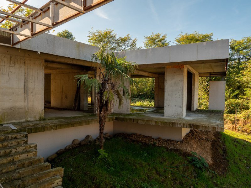 Монолитный дом и участок в Орта Батуми 2