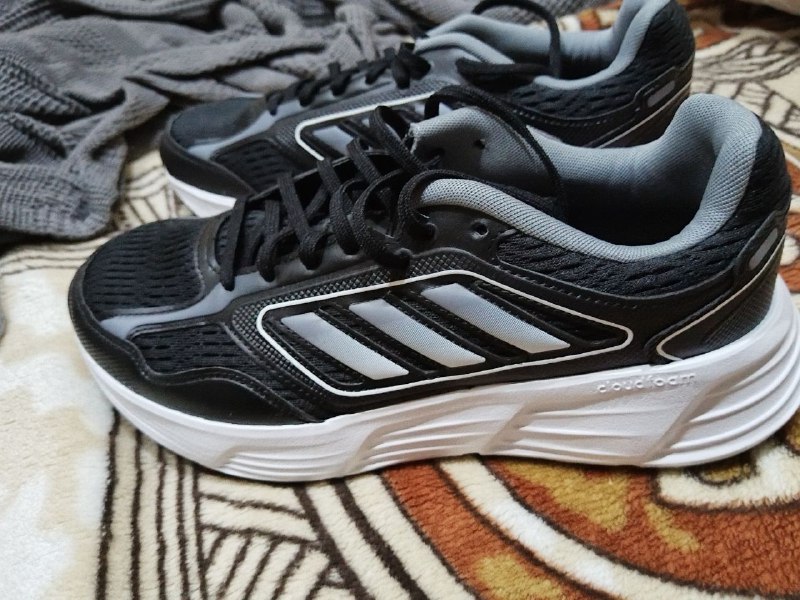 Кроссовки Adidas новые 2