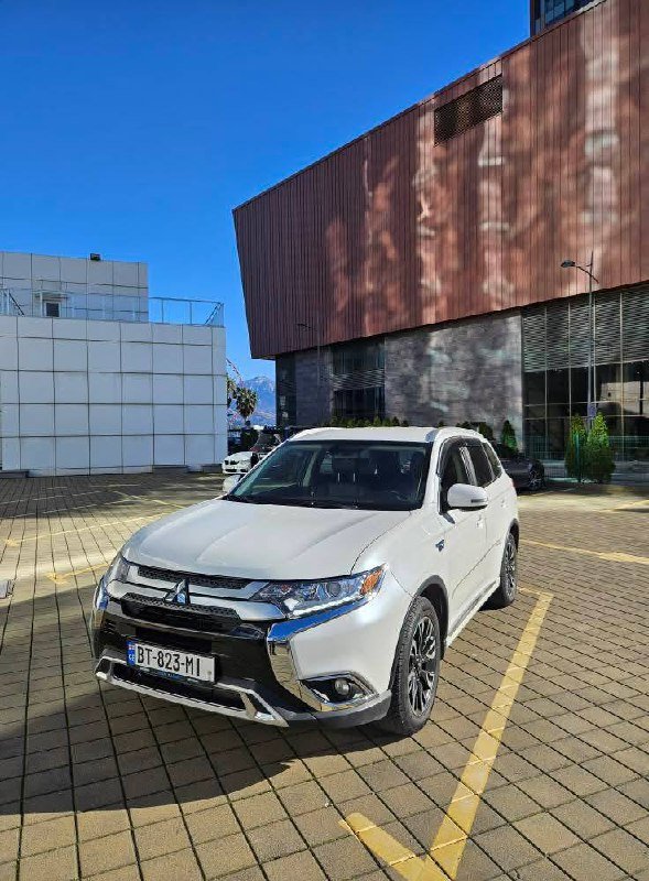 Mitsubishi outlander plug-in hybrid 2018 полный привод