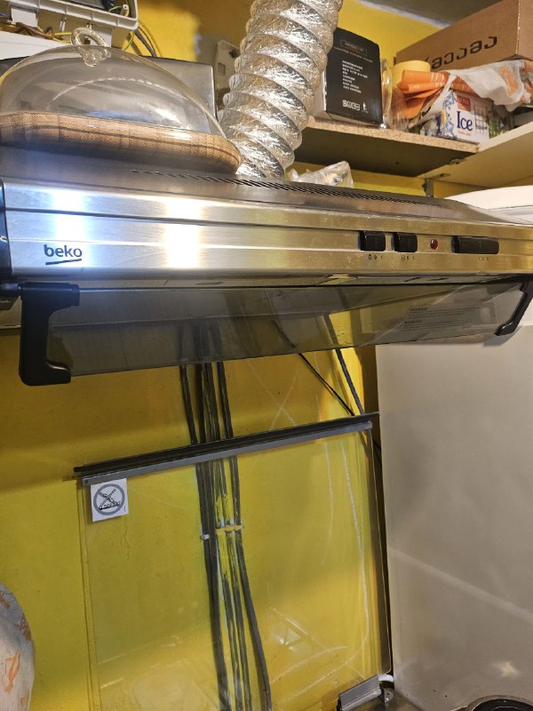 Газовая плита с электродуховкой, вытяжка Beko 4