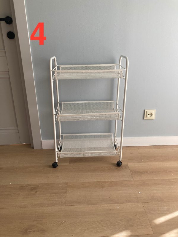 диван раскладной, стол, складной столик, тележка на колесах, рейлинг, плитка 5