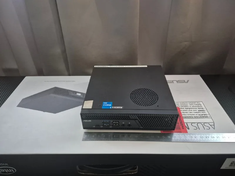 ASUS ExpertCenter PB63 Mini PC 1