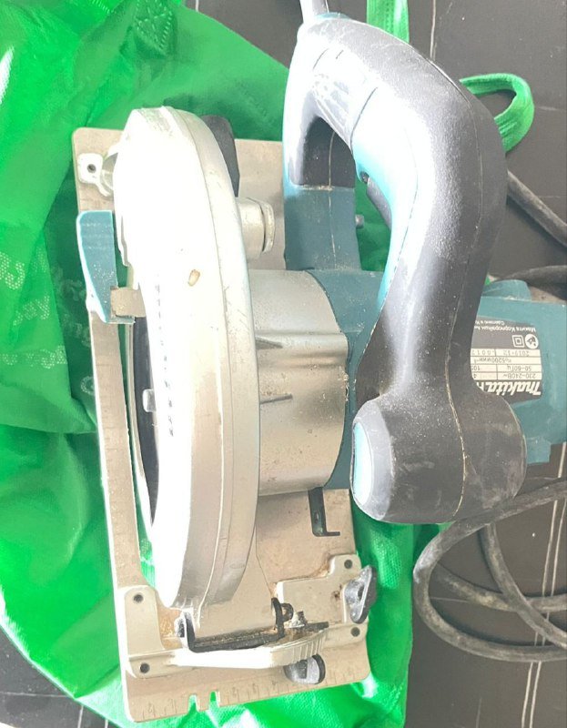 Дисковая пила Makita HS6601