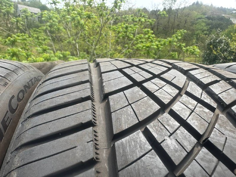 Шины Continental ExtremeContact 265/35R20 3