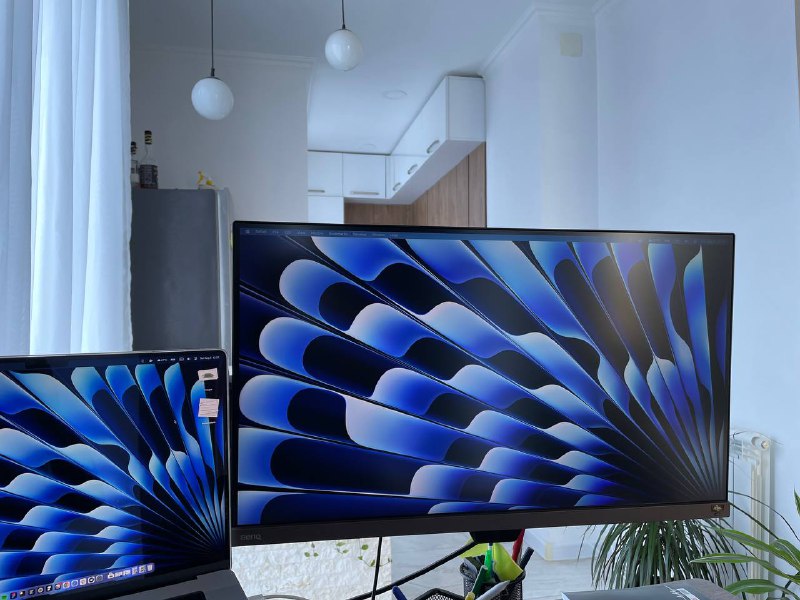 Монитор BenQ EW2880U 28" 4K UHD IPS с кронштейном