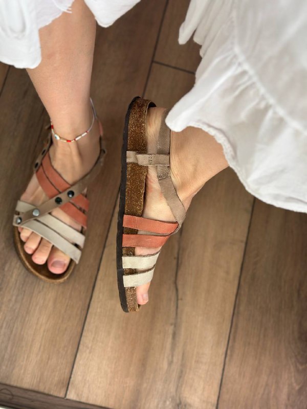 Сандали типа BIRKENSTOCK, Шорты Levi’s, Корсет