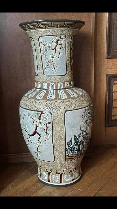 Decorative ceramic vase