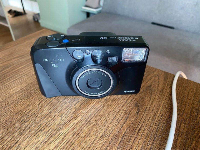 Yashica Microtec Zoom 90 пленочный фотоаппарат