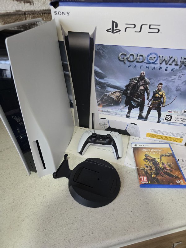 PlayStation 5 Disk version, 1TB, Mortal Kombat 11, stand