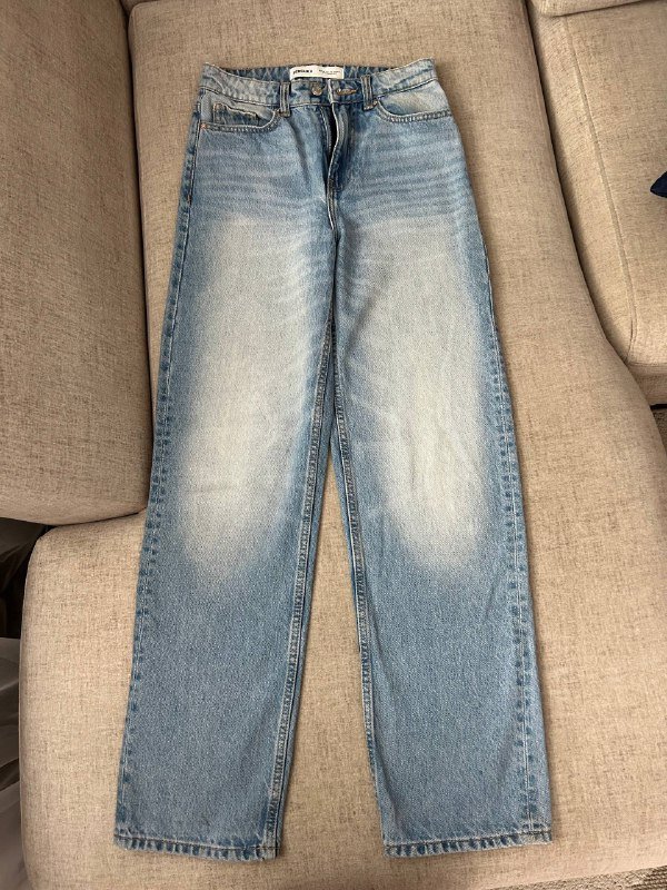 Бежевый тренч, лонгслив Bershka, велюровая кофточка, джинсы Bershka, кофточка Zara 2