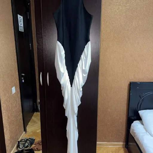 Платья