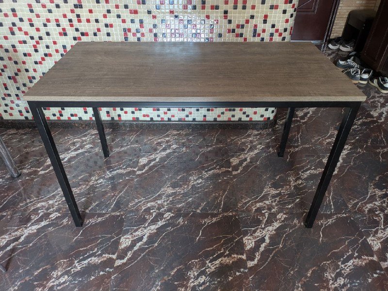 офисный стол на железном каркасе 2