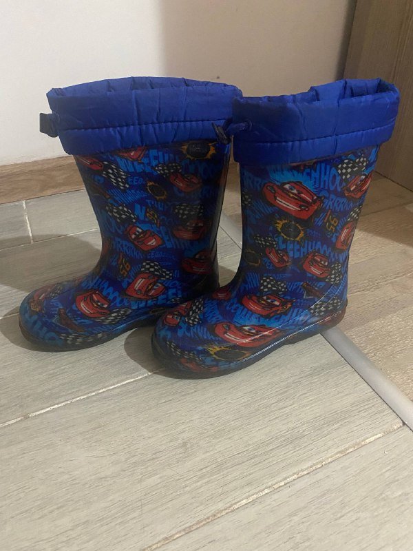 Сушилка на стену, микрофон, резиновые сапожки, рамка для фото, пазл, приставка с джойстиками 3