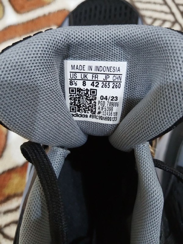 Кроссовки Adidas