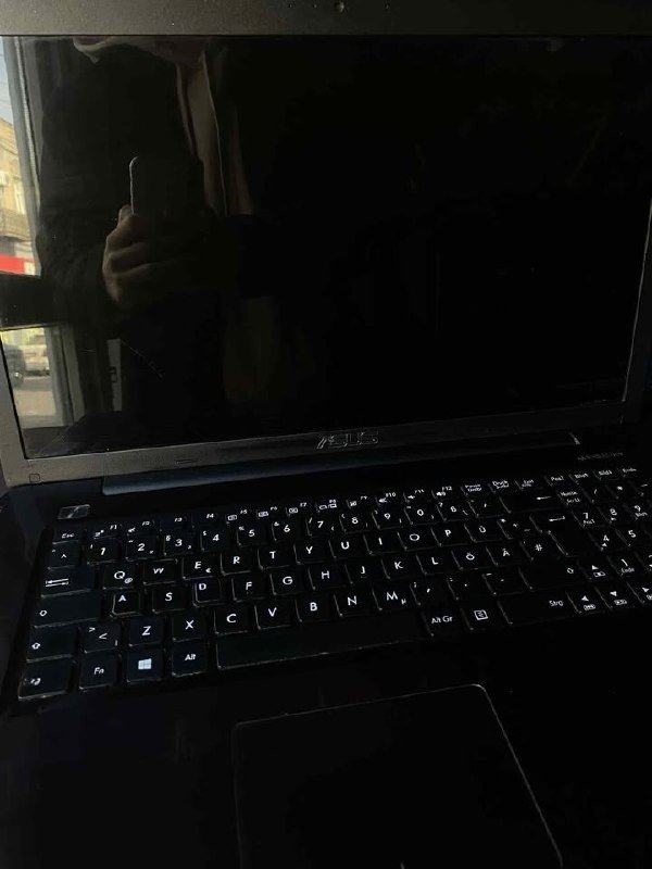 Ноутбук ASUS i7 6500, 16GB, 240GB SSD, Nvidia 940NX 2GB, 17" 3