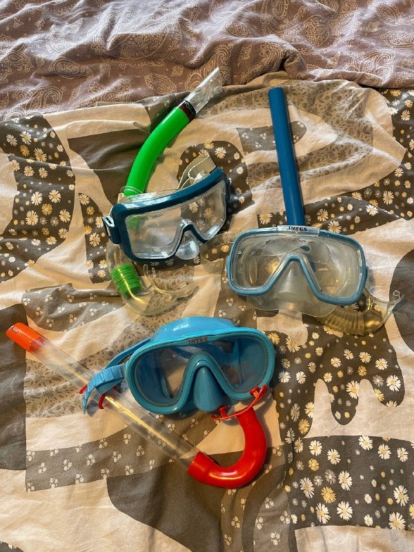 Маски с трубками для плавания