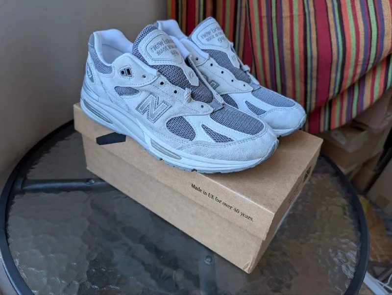 Женские кроссовки New Balance 991v2 1