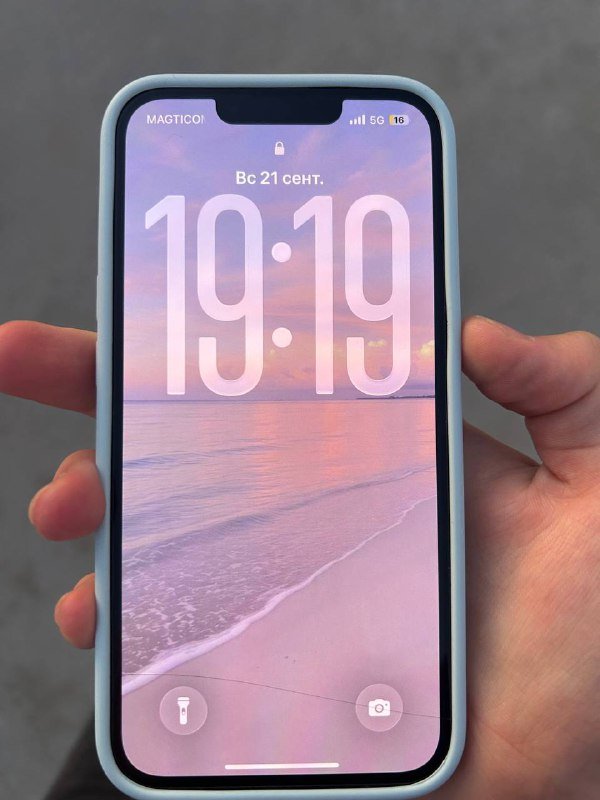iPhone 13 зеленый, чехол 2