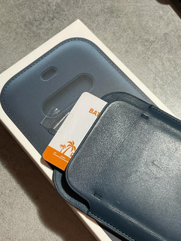 MagSafe Battery Pack и Leather Sleeve для iPhone 12 Mini 8