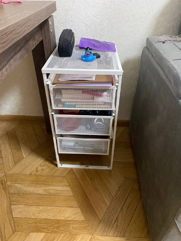 Два стола из турецкой икеи, настольная лампа, ИБП, игровой стул, тумбочка 6