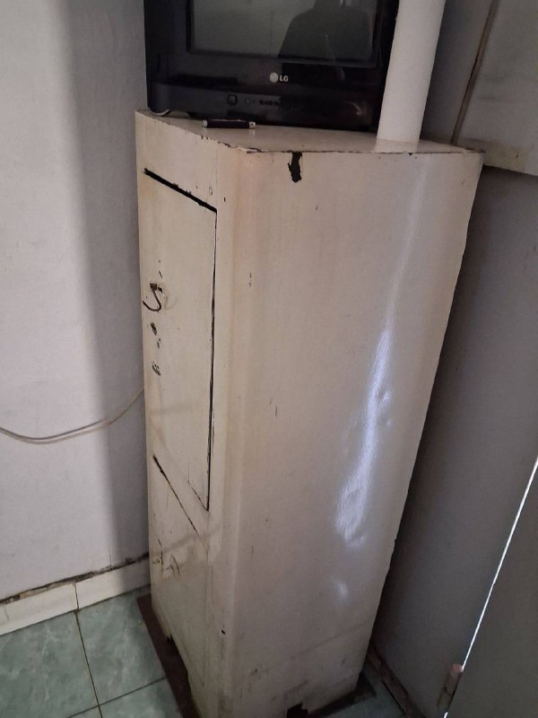 Сейф, телевизор 2