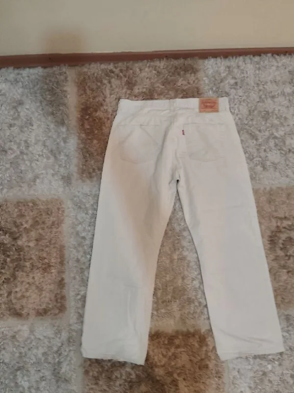 Джинсы Levi's