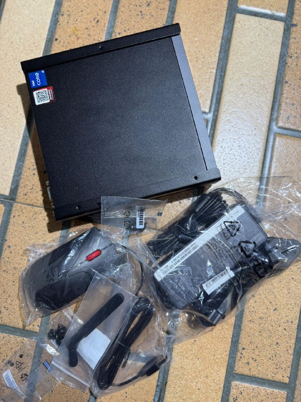 Мини-ПК Lenovo ThinkCentre Neo Tiny 16GB 512GB SSD 3