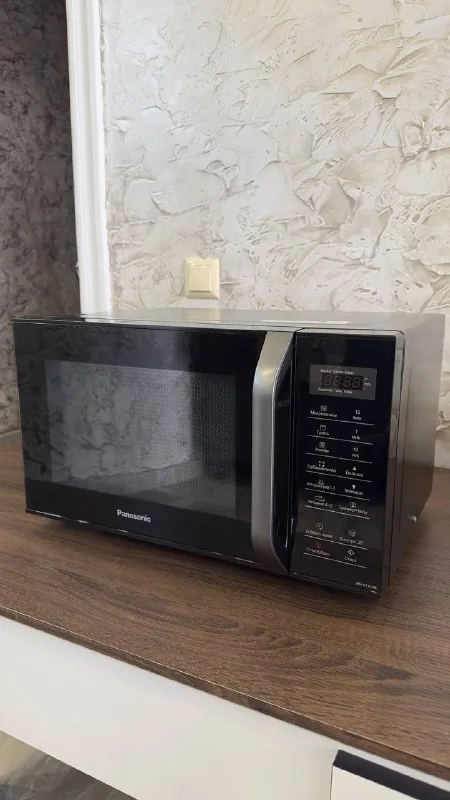 Микроволновка Panasonic NN-GT35HBZPE с грилем 1