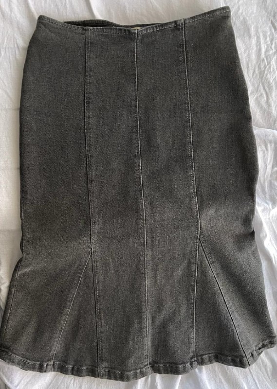 Черная юбка Arket, джинсовая юбка Paloma Wool 8
