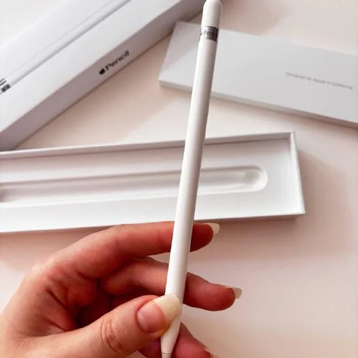 Apple Magic Keyboard Folio, Apple Pencil