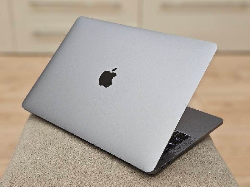 Macbook Air i5 8GB RAM 256GB SSD 4