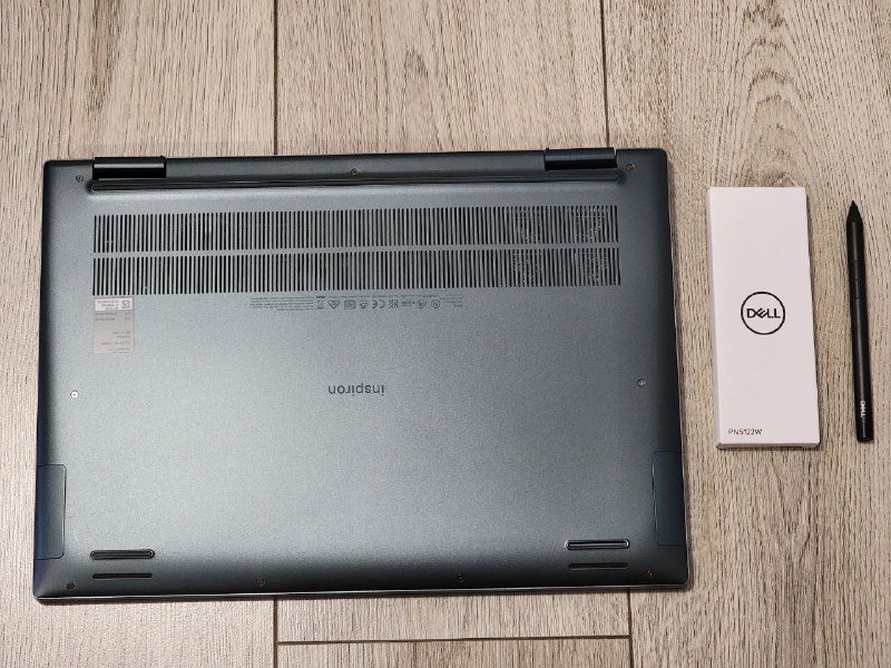 Ноутбук Dell Inspiron 7620 16" 4K OLED 2-in-1 Touchscreen, сумка Rivacase Tivoli 4