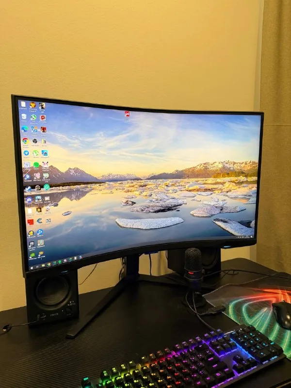Samsung Odyssey Neo G7 монитор