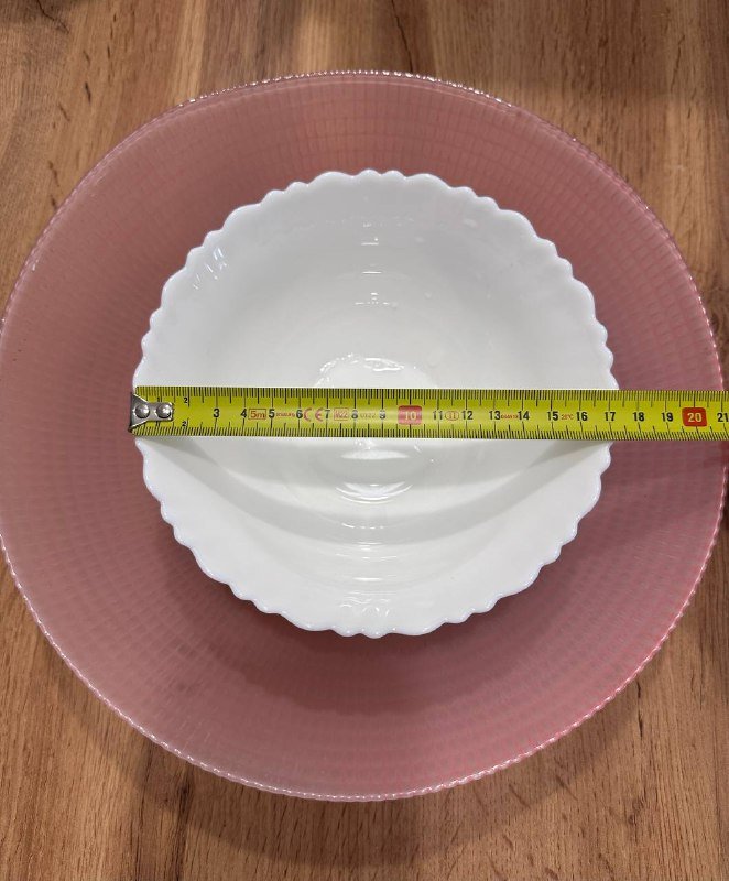 Розовое блюдо и белая тарелка-миска 4