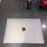 ორი MacBook 16 Pro და 13 4