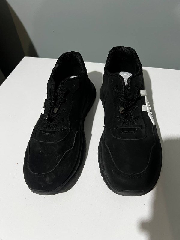 Мужские кроссовки черные размер 40 2