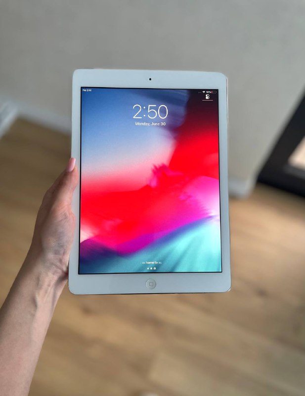 iPad Air, iPad 6 поколения, AirPods 4, Samsung Tab A 2
