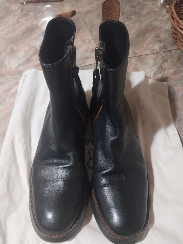 Кожаные женские ботинки размер 38