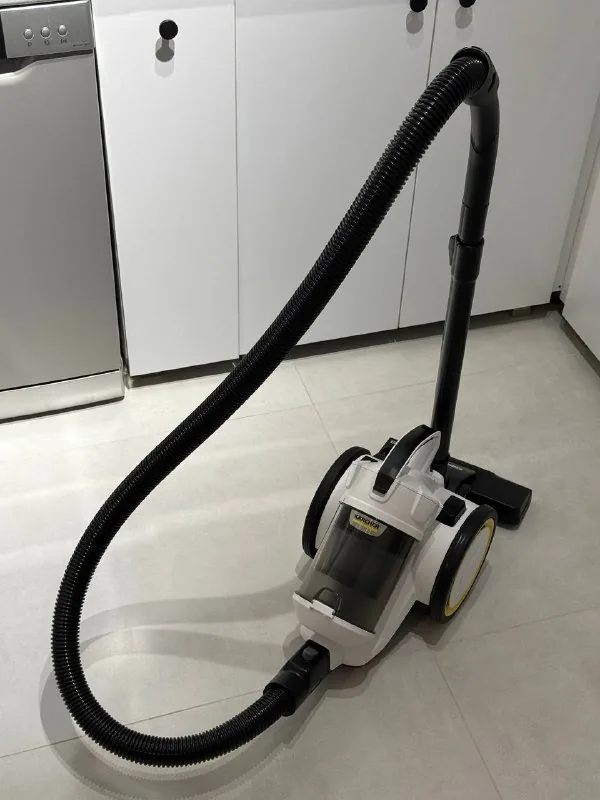 Пылесос Karcher VC 3 для сухой уборки 1