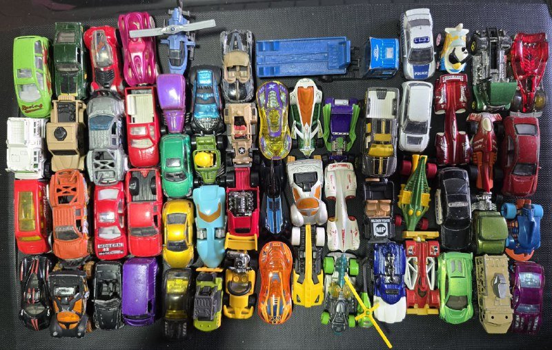 Машинки Hot Wheels, пупс с одеждой, швейная машинка, чайный сервиз