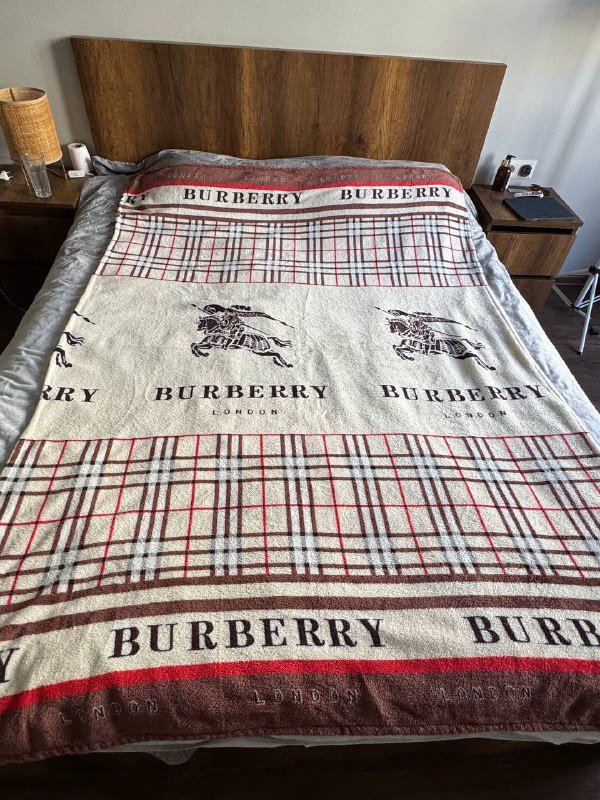 Салатница, коврик, ваза, чайник, круг, матрас, пледы, коврики, стеллаж, ведро со шваброй 6