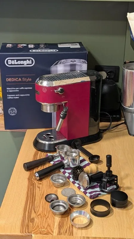 Кофемашина DeLonghi Dedica Style
